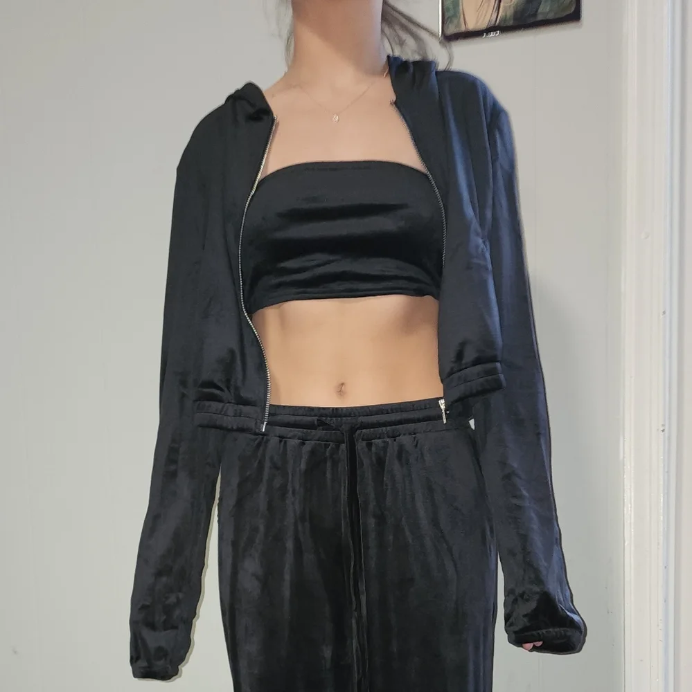 NWT Dolls Kill Luxurious Soft Velor Black Pant And Jacket Set - Picture 2 of 13